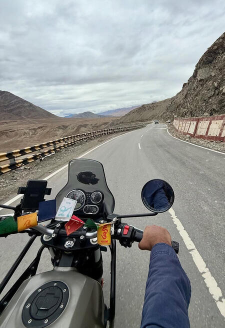 Leh β Nubra Valley β Pangong Lake Pangong β Hanle β Umling La Leh β Tso Moriri β Puga valley - Zangskar valley